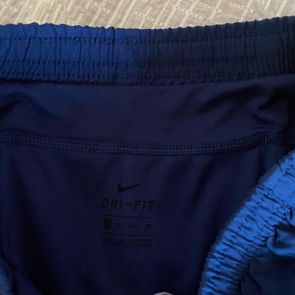 ONE LEFT Nike dri-fit shorts - Picture 5 of 6